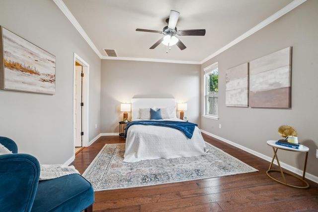 400 Hummingbird LN B, Austin, TX 78734
