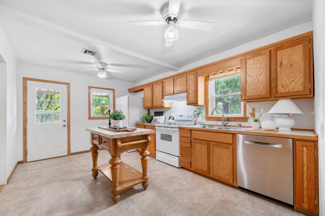 1722 W 29th St N, Wichita, KS 67204