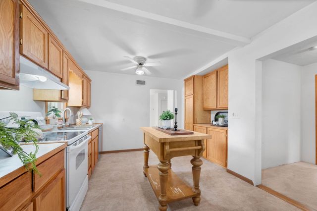 1722 W 29th St N, Wichita, KS 67204