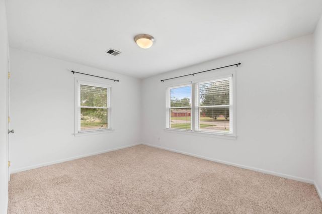 1722 W 29th St N, Wichita, KS 67204