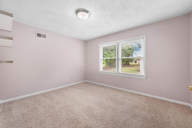 1722 W 29th St N, Wichita, KS 67204