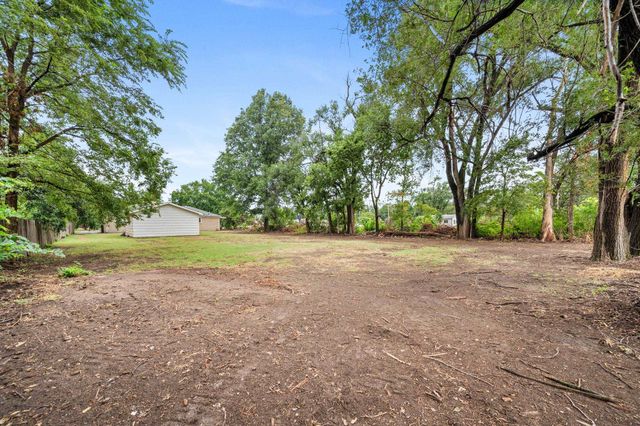 1722 W 29th St N, Wichita, KS 67204