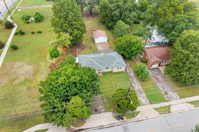 1722 W 29th St N, Wichita, KS 67204