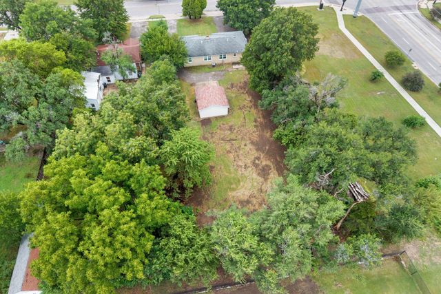 1722 W 29th St N, Wichita, KS 67204