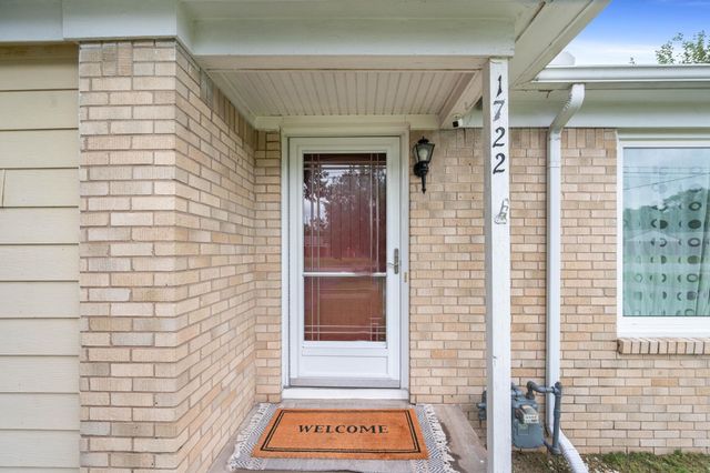 1722 W 29th St N, Wichita, KS 67204