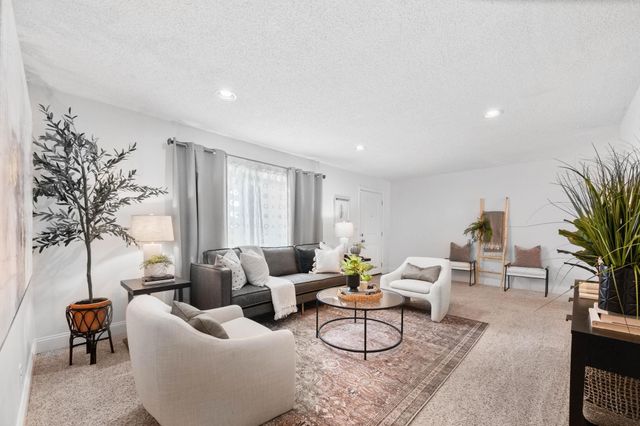 1722 W 29th St N, Wichita, KS 67204