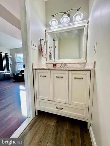 5611 ROUNDTREE DR, Woodbridge, VA 22193