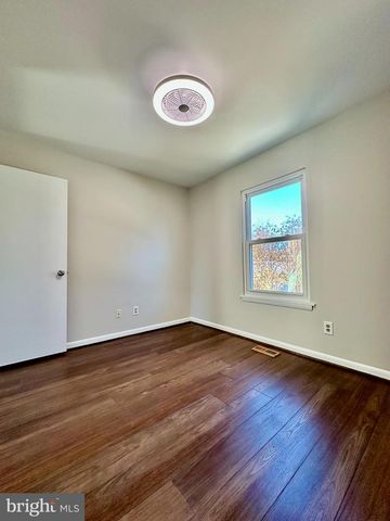 5611 ROUNDTREE DR, Woodbridge, VA 22193