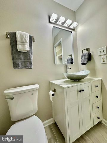 5611 ROUNDTREE DR, Woodbridge, VA 22193