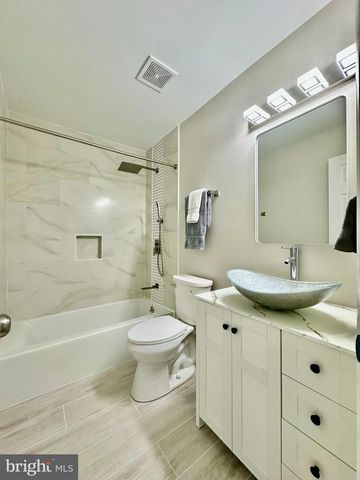 5611 ROUNDTREE DR, Woodbridge, VA 22193