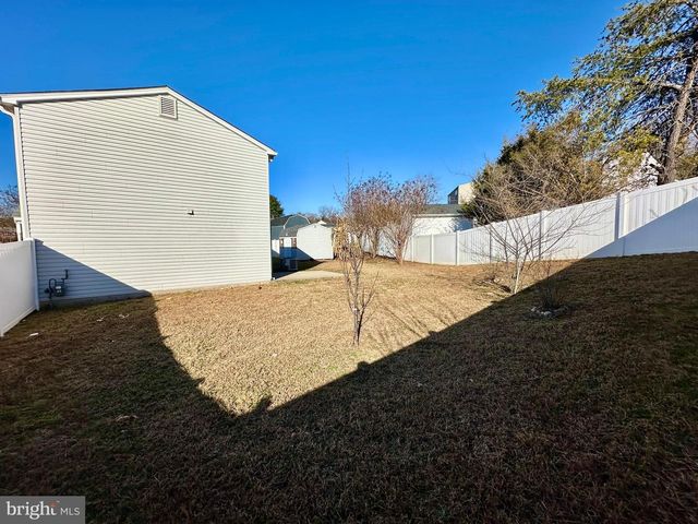 5611 ROUNDTREE DR, Woodbridge, VA 22193