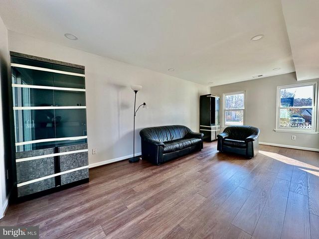 5611 ROUNDTREE DR, Woodbridge, VA 22193