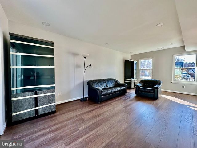 5611 ROUNDTREE DR, Woodbridge, VA 22193