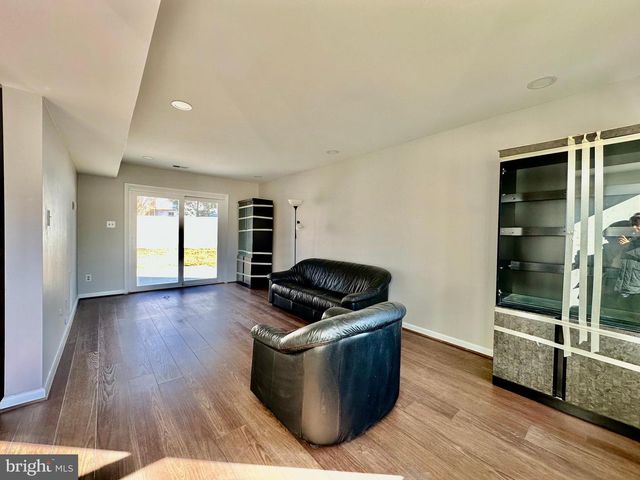 5611 ROUNDTREE DR, Woodbridge, VA 22193