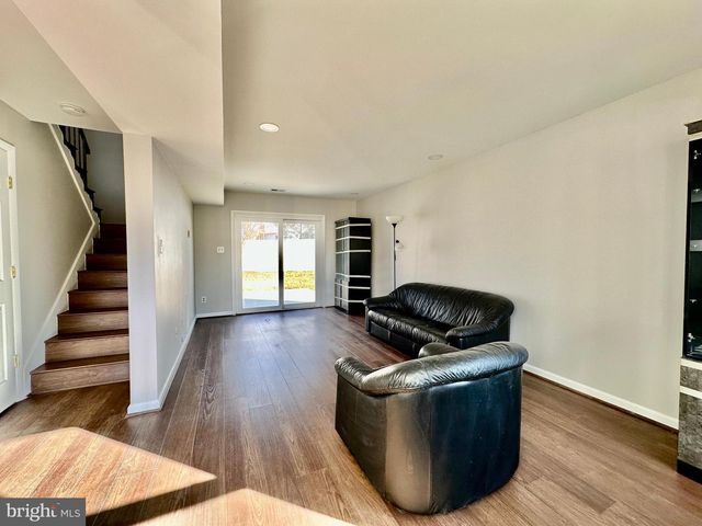 5611 ROUNDTREE DR, Woodbridge, VA 22193