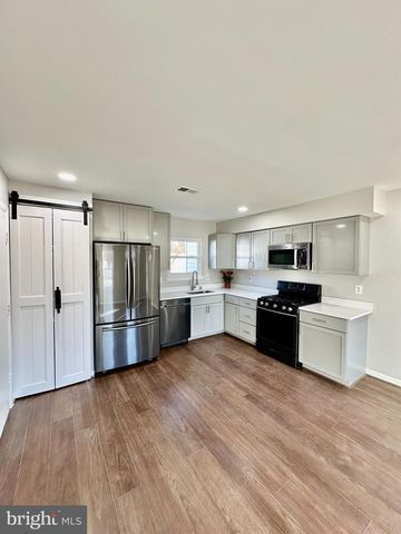 5611 ROUNDTREE DR, Woodbridge, VA 22193