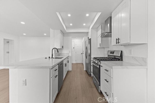 25272 Tanoak Lane, Lake Forest (el Toro), CA 92630