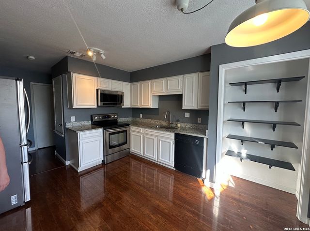 7711 Callaghan Rd Apt 404, San Antonio, TX 78229