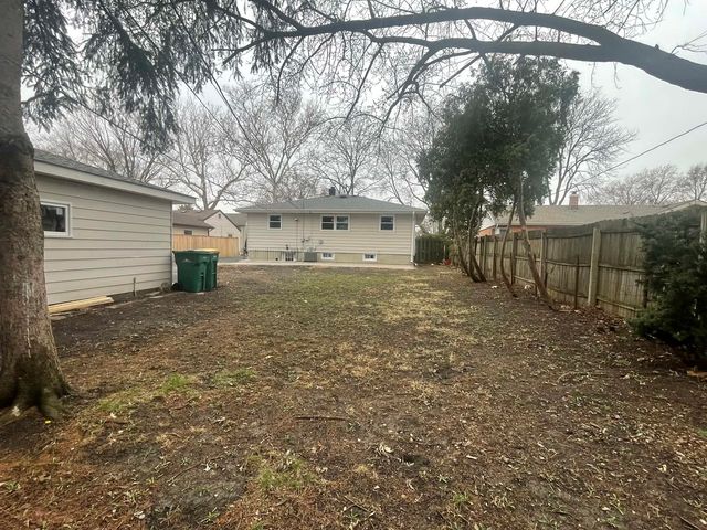 371 N Fairfield Avenue, Lombard, IL 60148