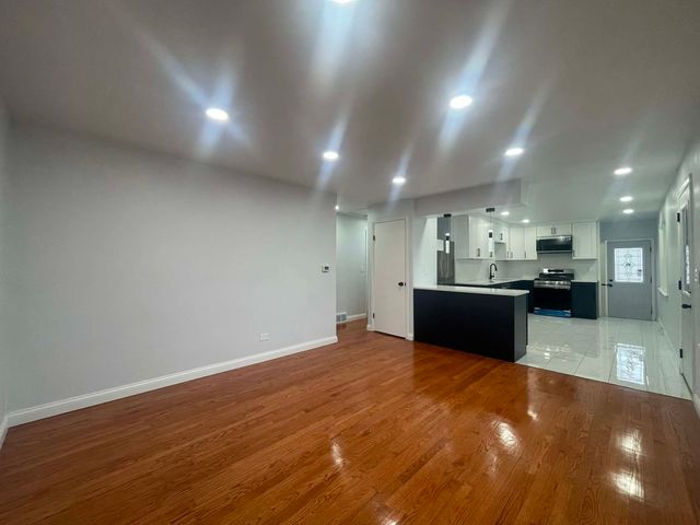 371 N Fairfield Avenue, Lombard, IL 60148