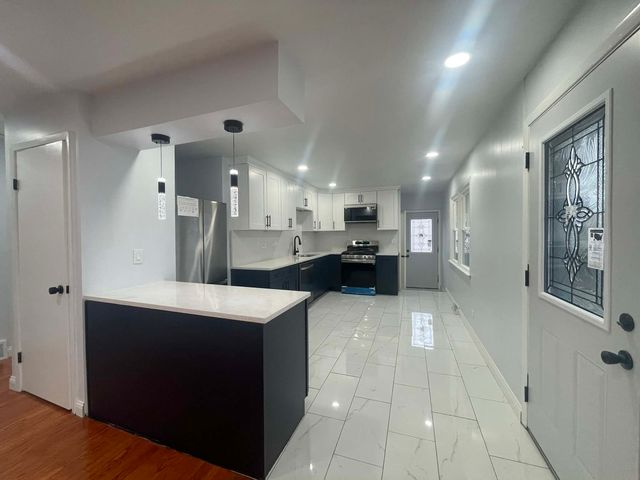 371 N Fairfield Avenue, Lombard, IL 60148