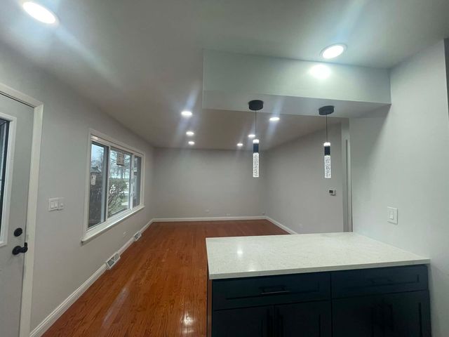 371 N Fairfield Avenue, Lombard, IL 60148