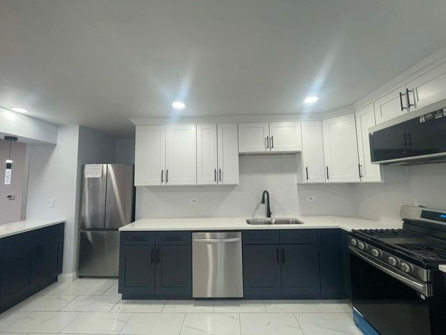 371 N Fairfield Avenue, Lombard, IL 60148