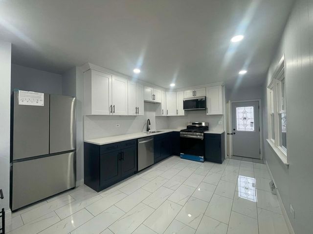 371 N Fairfield Avenue, Lombard, IL 60148