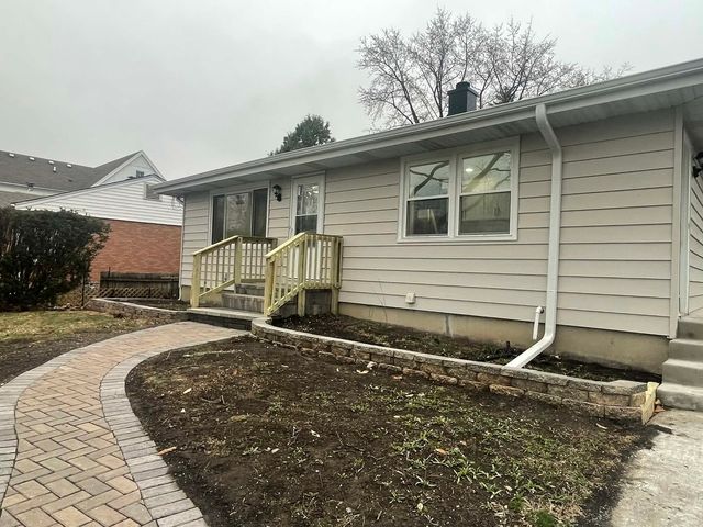 371 N Fairfield Avenue, Lombard, IL 60148