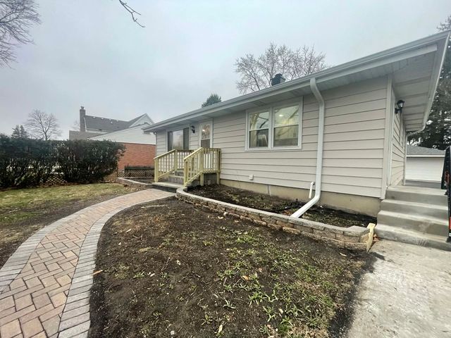 371 N Fairfield Avenue, Lombard, IL 60148