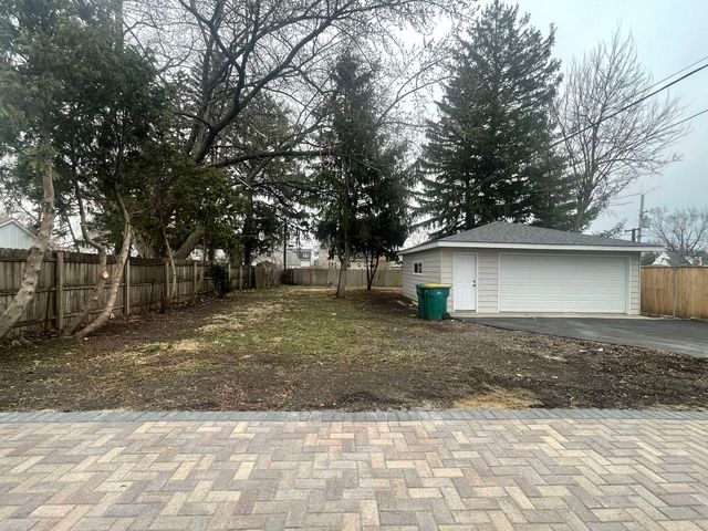 371 N Fairfield Avenue, Lombard, IL 60148