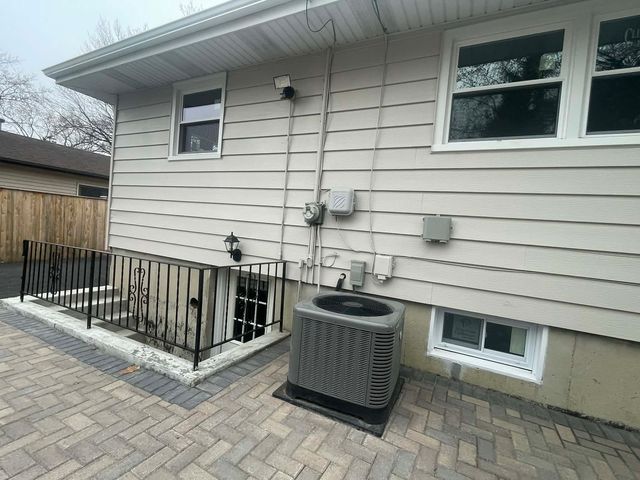 371 N Fairfield Avenue, Lombard, IL 60148