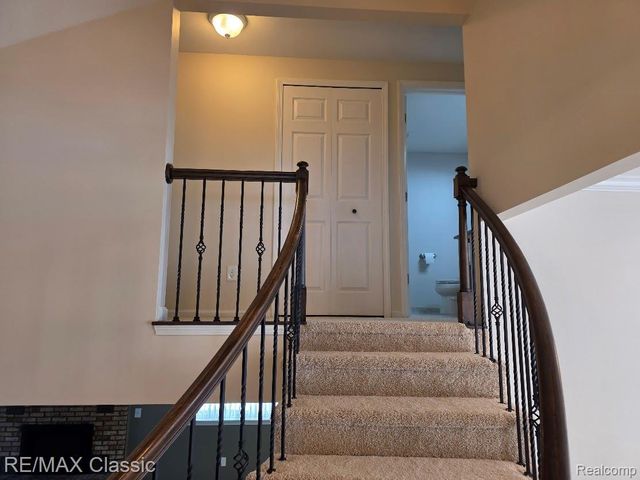 48765 Ben Franklin Drive, Utica, MI 48315