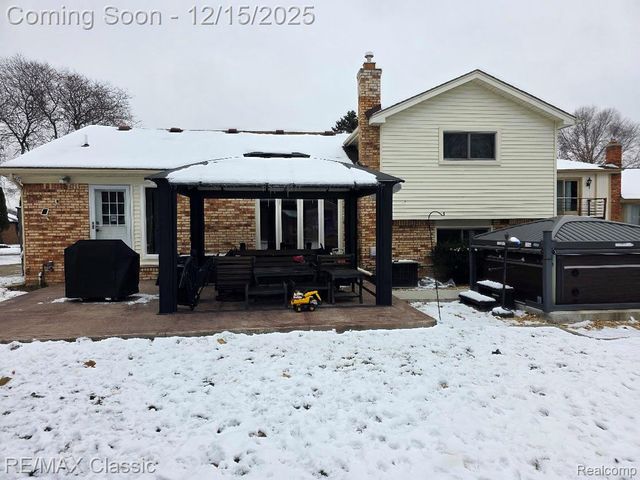 48765 Ben Franklin Drive, Utica, MI 48315