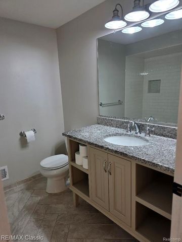 48765 Ben Franklin Drive, Utica, MI 48315