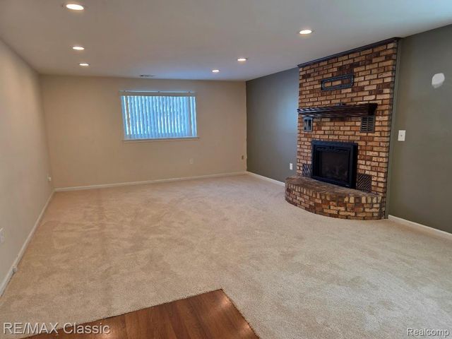 48765 Ben Franklin Drive, Utica, MI 48315