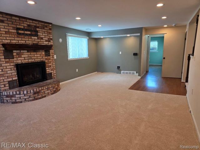 48765 Ben Franklin Drive, Utica, MI 48315