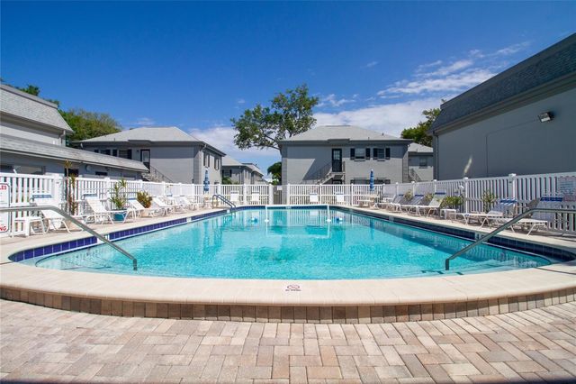 1115 RUE DES CHATEAUX 1A, South Pasadena, FL 33707