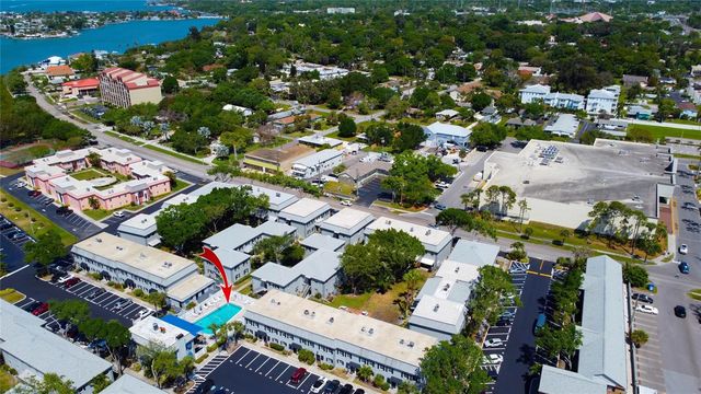 1115 RUE DES CHATEAUX 1A, South Pasadena, FL 33707
