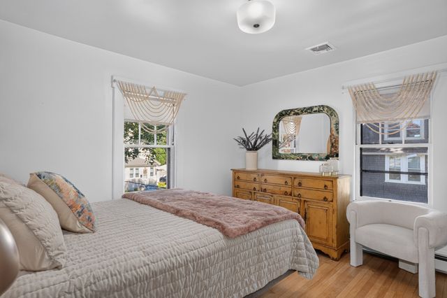 68 Clark St, Worcester, MA 01606