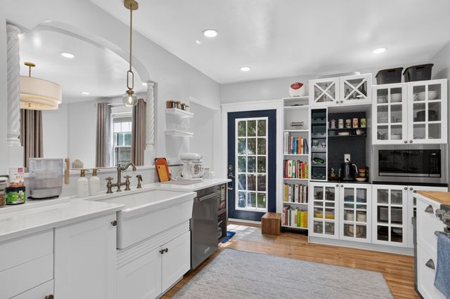 68 Clark St, Worcester, MA 01606