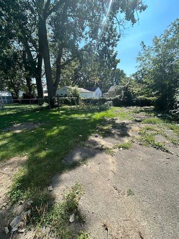 1374 Webber Avenue, Burton, MI 48529