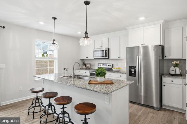 35623 PINE NEEDLE LN, Locust Grove, VA 22508