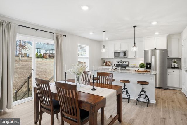 35623 PINE NEEDLE LN, Locust Grove, VA 22508