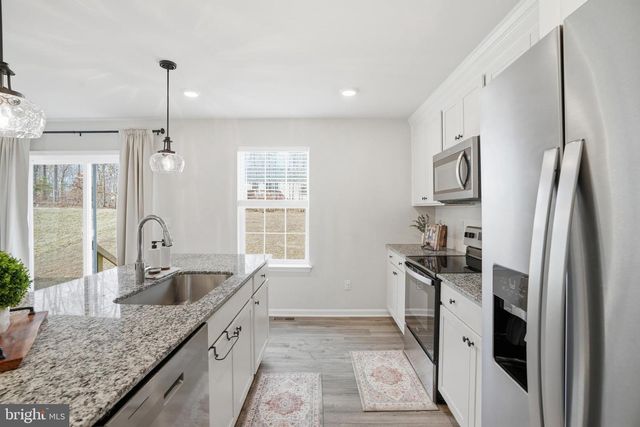 35623 PINE NEEDLE LN, Locust Grove, VA 22508