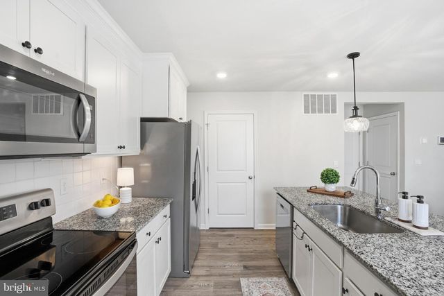 35623 PINE NEEDLE LN, Locust Grove, VA 22508