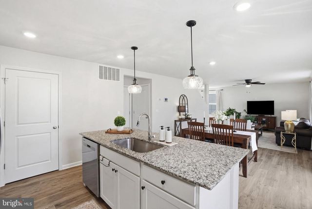 35623 PINE NEEDLE LN, Locust Grove, VA 22508