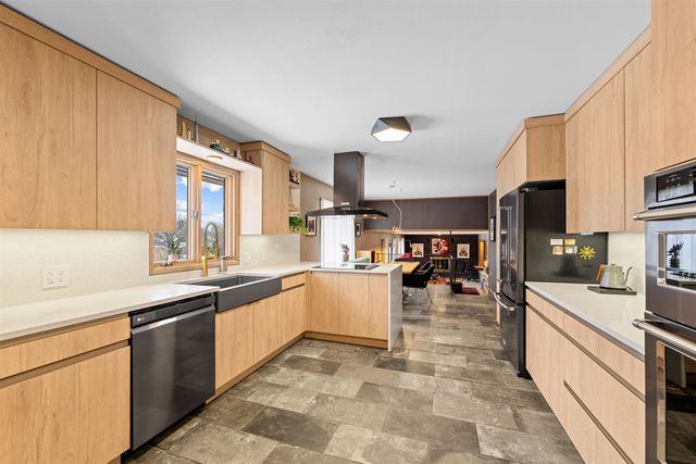 2227 Melrose Ln, Salina, KS 67401