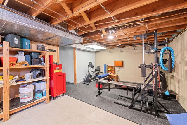 2227 Melrose Ln, Salina, KS 67401