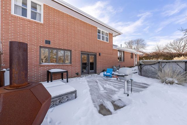 2227 Melrose Ln, Salina, KS 67401